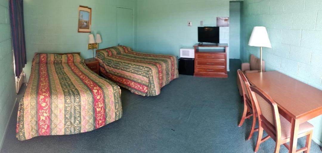 Holiday Host Motel Сонора Экстерьер фото