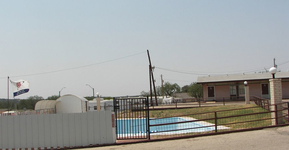 Holiday Host Motel Сонора Экстерьер фото