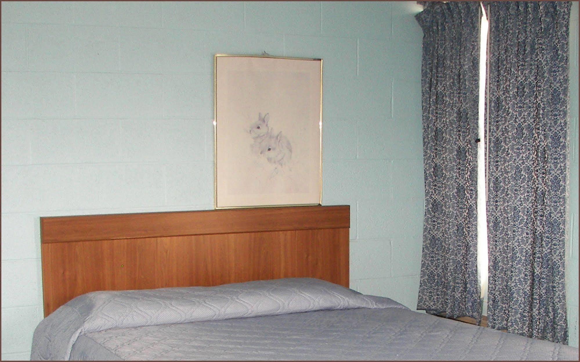 Holiday Host Motel Сонора Экстерьер фото